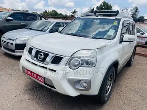 Nissan X-Trail 2.0 Petrol XE 2011 White