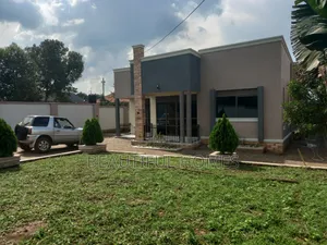 Furnished 4bdrm House in Kira for sale