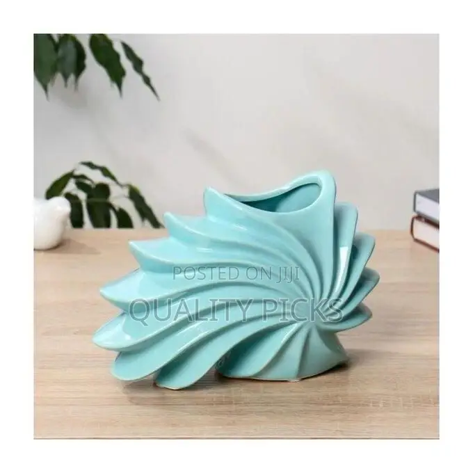 Simple and Stylish Creative Sea Bird Shell Mix Vase