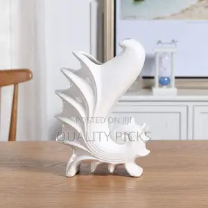 Simple and Stylish Creative Conch Shell Fish Decorative Vase