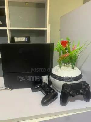 Playstation 4 With 500gb + 01 Controller+ 01 Game + Cables