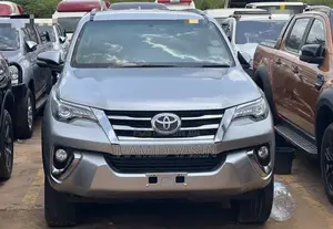Toyota Fortuner 2016 Silver