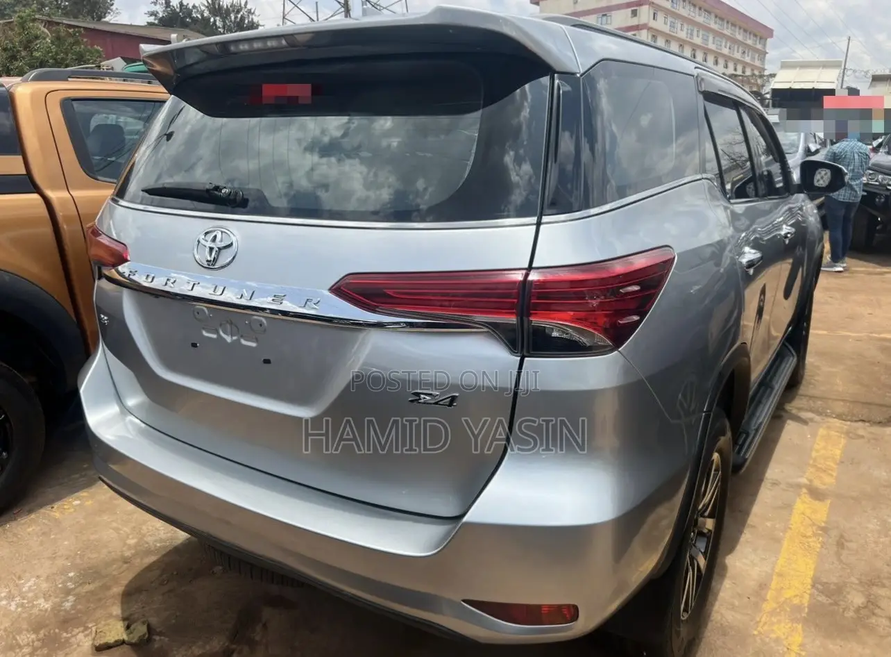 Toyota Fortuner 2016 Silver