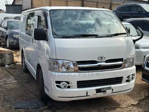 Toyota HiAce 2011 White