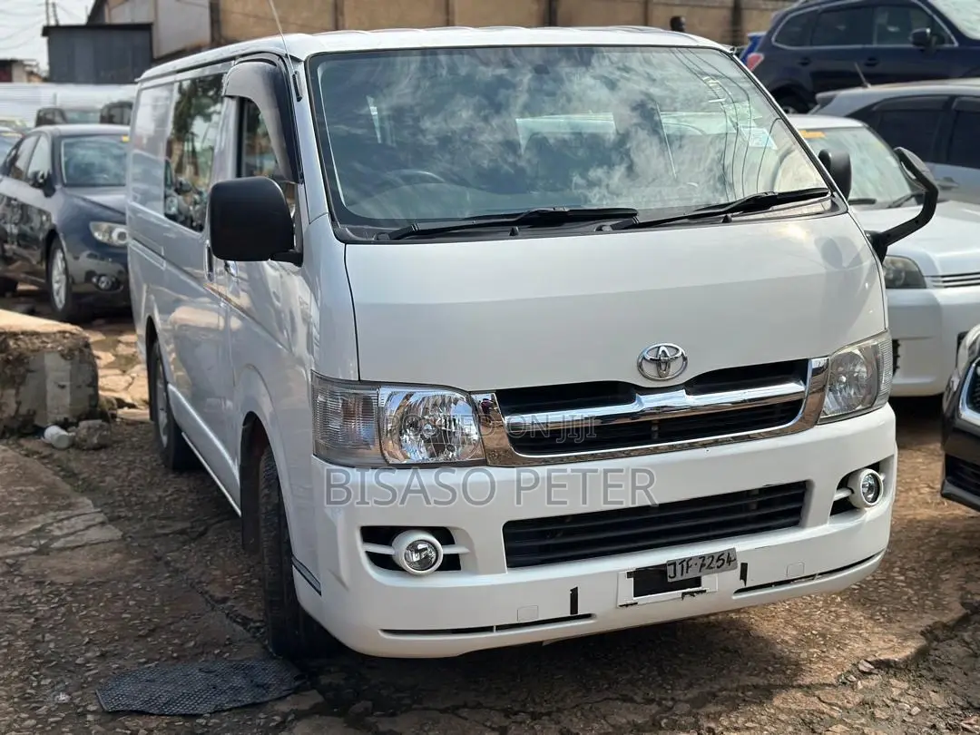 Toyota HiAce 2011 White