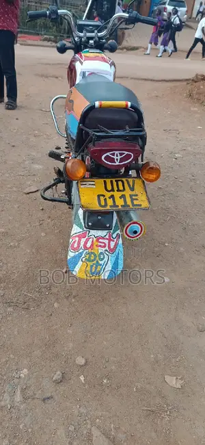 Bajaj Boxer 100 2021 Red