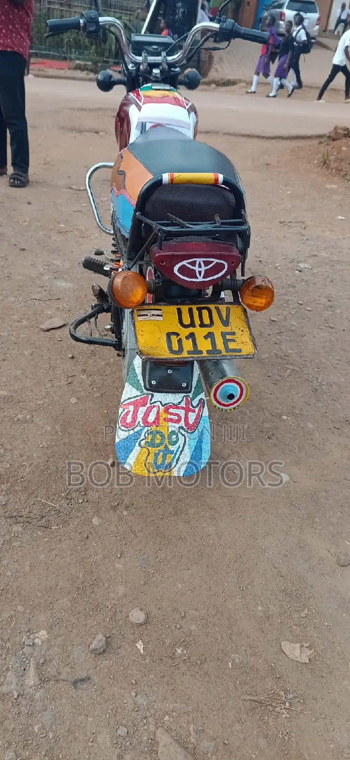 Bajaj Boxer 100 2021 Red