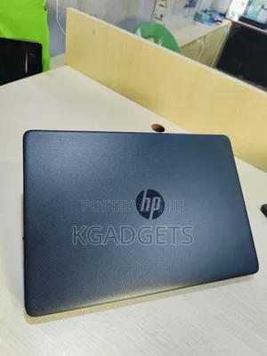 Laptop HP 240 G8 8GB AMD Ryzen 3 HDD+SSD 256GB