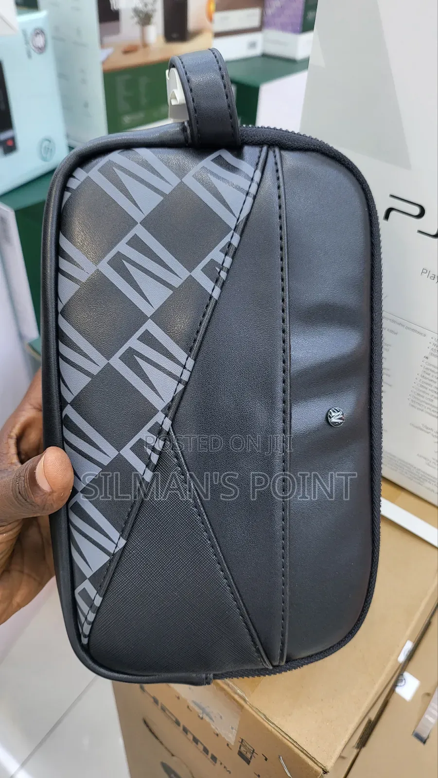 Levelo Poche Accessory Handbag
