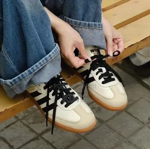 Comfy Adidas Samba OG "White Black"