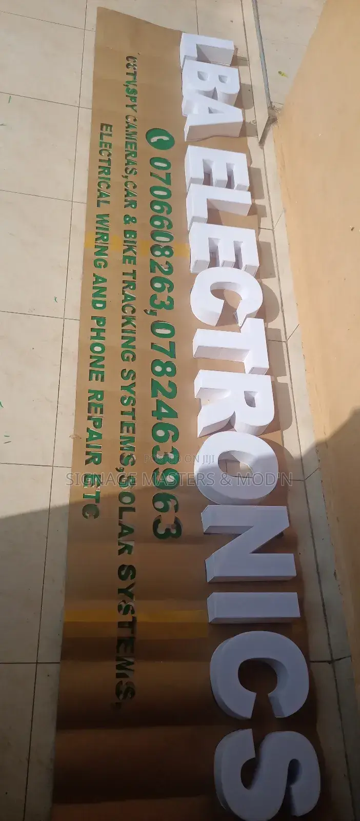 3D and 2D Electronics Sign