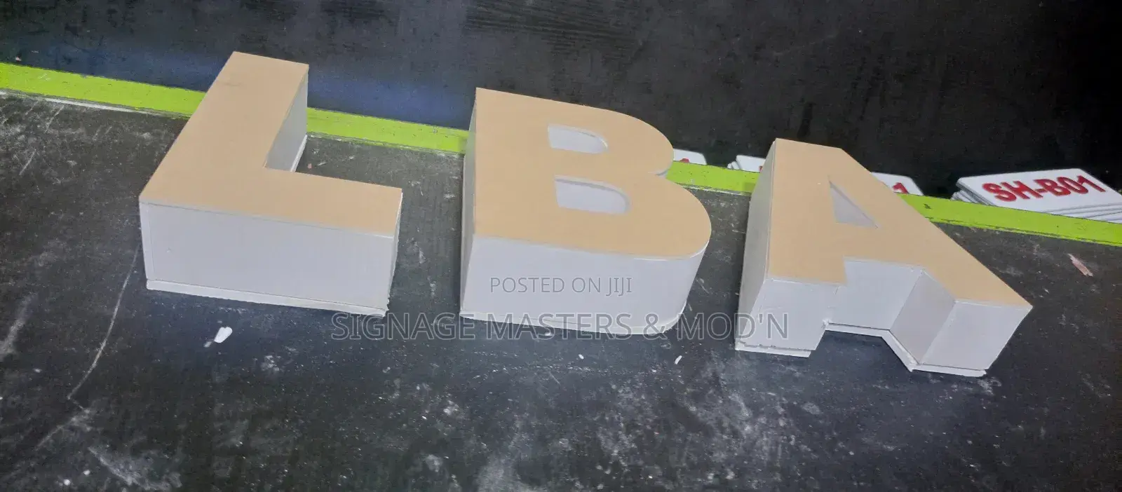 3D and 2D Electronics Sign