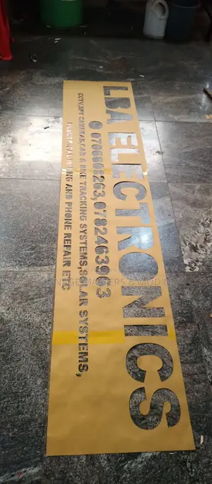 3D and 2D Electronics Sign