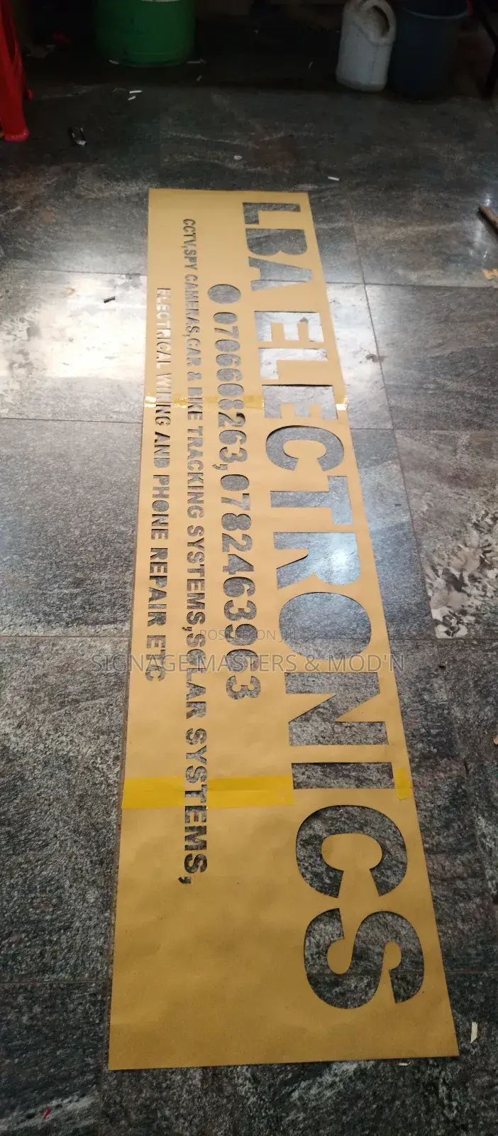 3D and 2D Electronics Sign