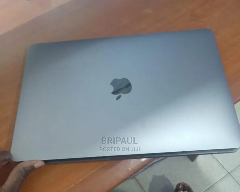 New Laptop Apple MacBook Pro 2018 8GB Intel Core I5 SSD 256GB