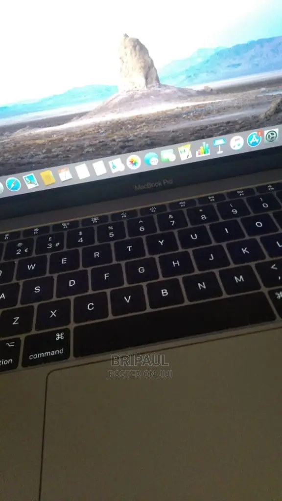 New Laptop Apple MacBook Pro 2018 8GB Intel Core I5 SSD 256GB