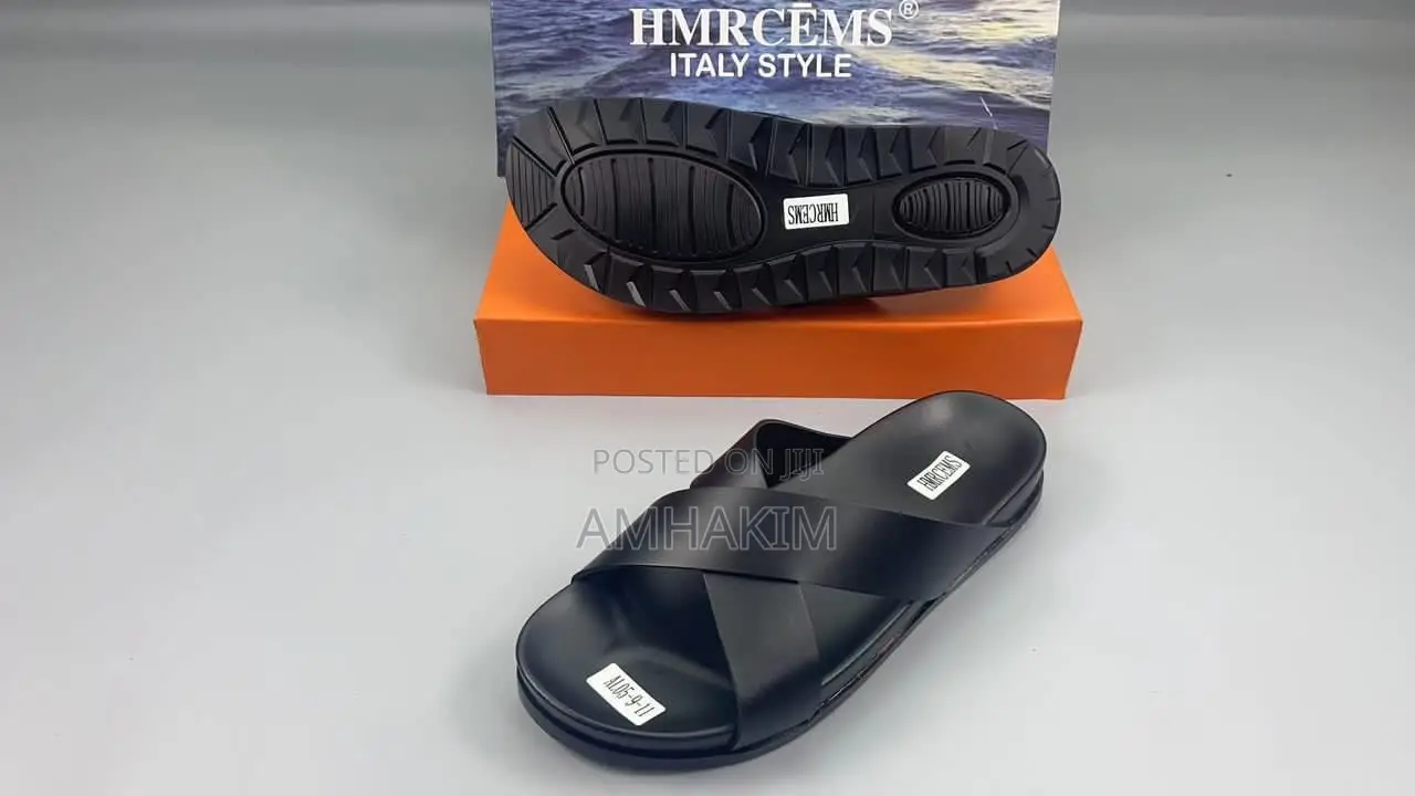 New Classic Men Sandals in Stock