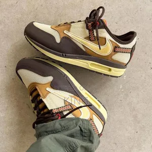Grand Travis Scott X Nike Air Max 1 Baroque Brown Sneakers