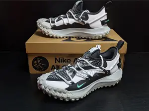 Original Black/White Nike ACG Mountain Fly Low Sneakers