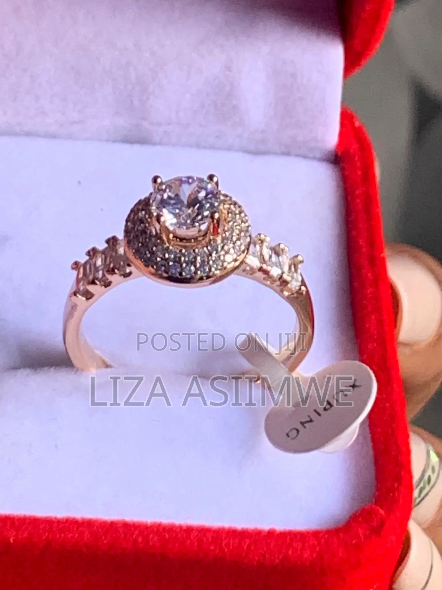 Round Rose Gold Engagement Rings