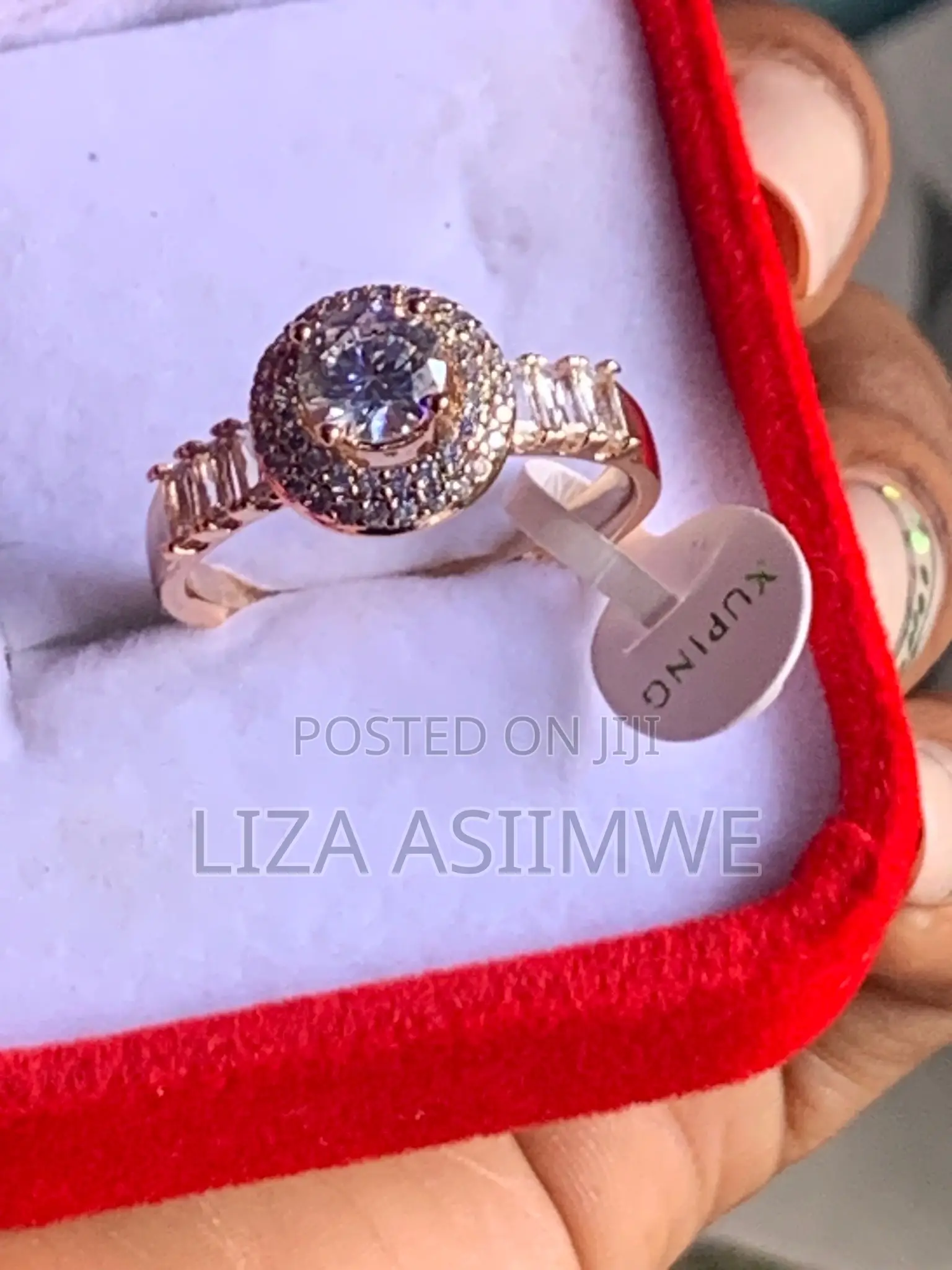 Round Rose Gold Engagement Rings