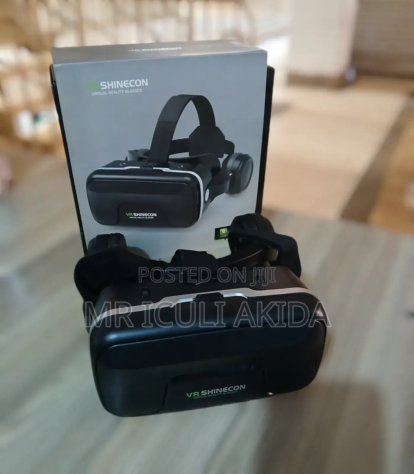 Shinecon Virtual Reality VR Headsets WTH Magnifying Glasses