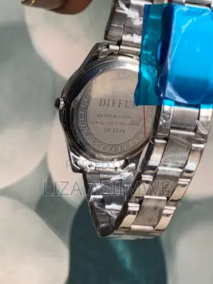 Lady’S Quartz Silver Round Watch