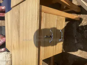 Office Furniture/ Computer Desk/ Table