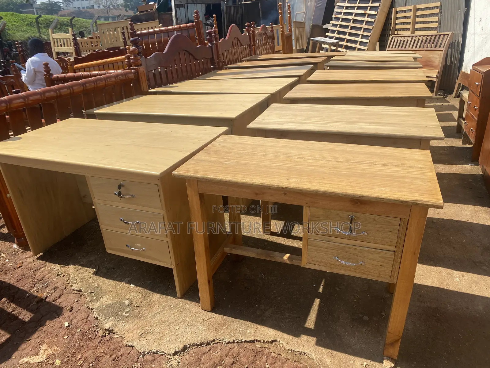 Office Furniture/ Computer Desk/ Table