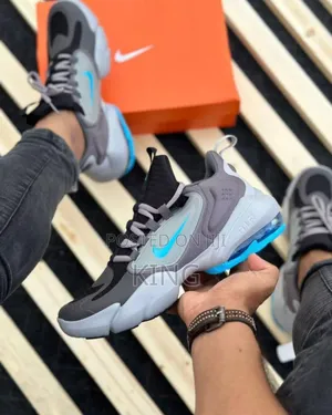 Aura Nike Air Max Alpha Savage