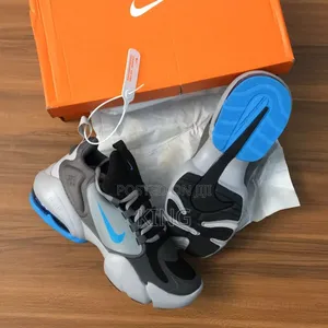 Grand Nike Air Max Alpha Savage