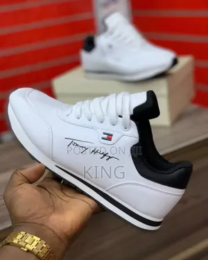 Vogue Tommy Hilfiger White Sneakers