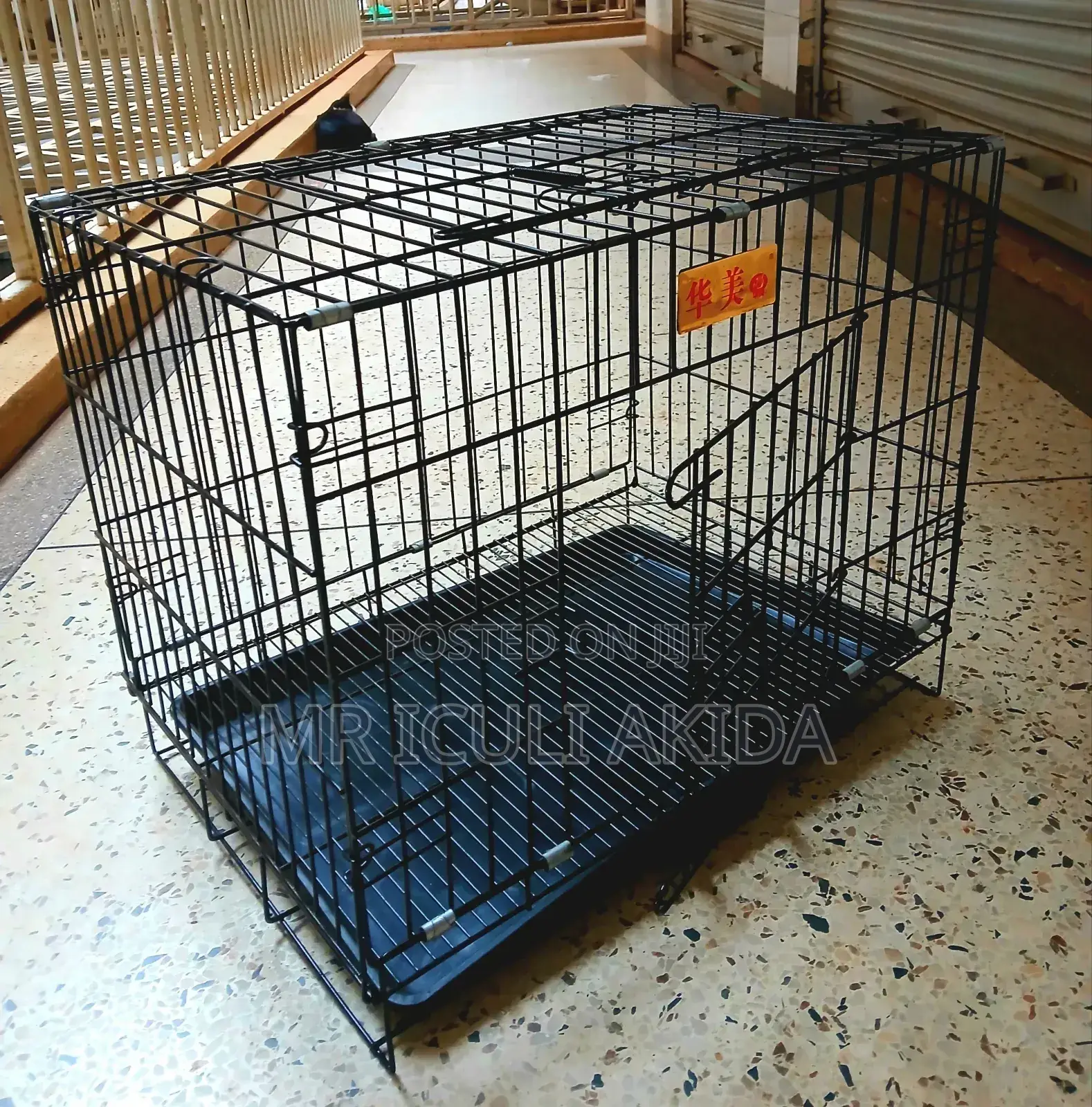 Foldable Metallic Wire Dog/Pet Cage WTH Plastic Feeding Tray