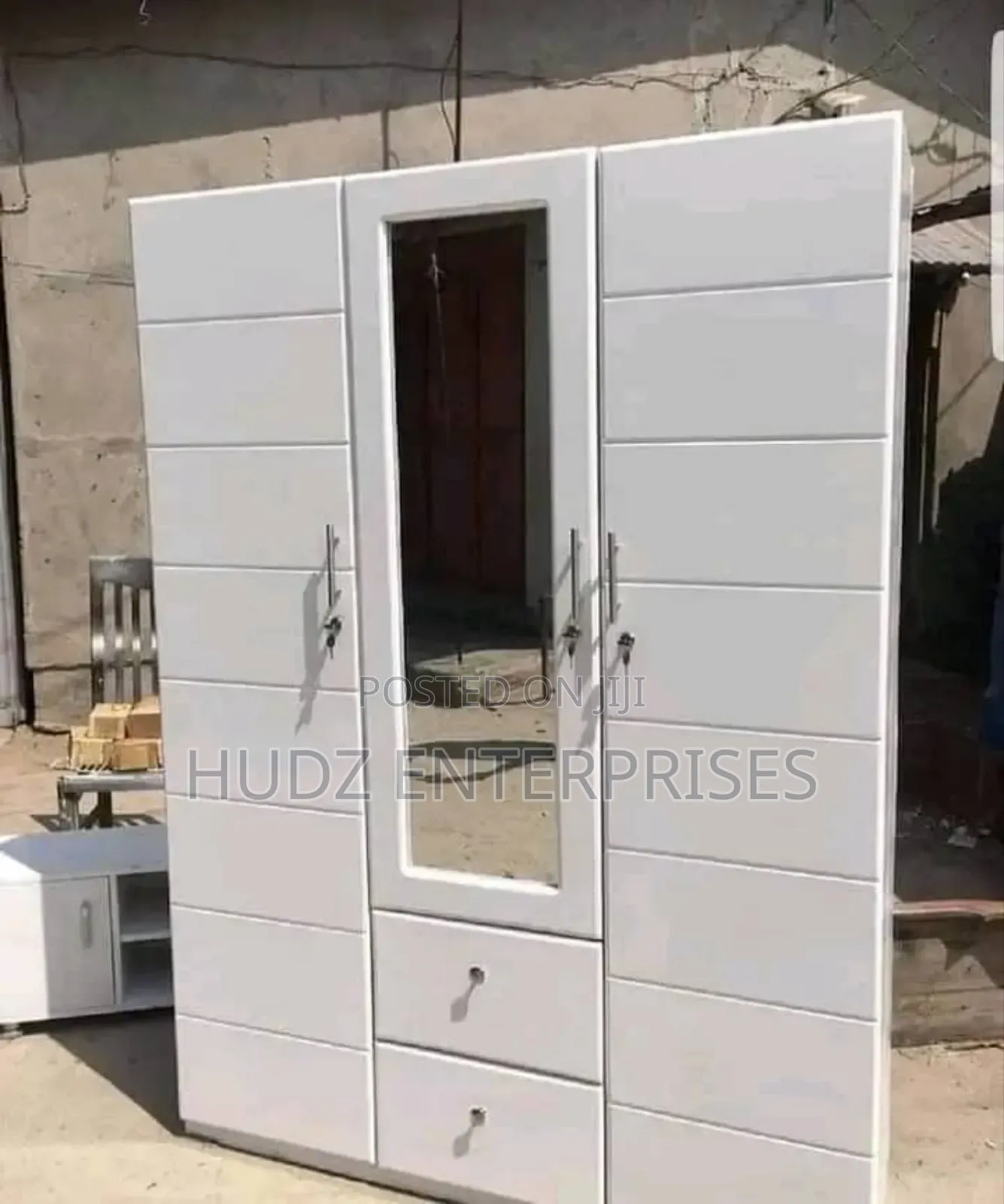 White Triple Door Wardrobe 4*6ft