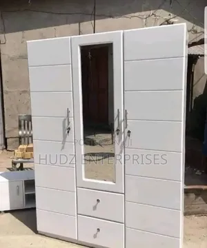 White Triple Door Wardrobe 4*6ft