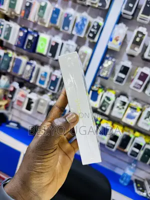 New Apple iPhone 15 128 GB Yellow