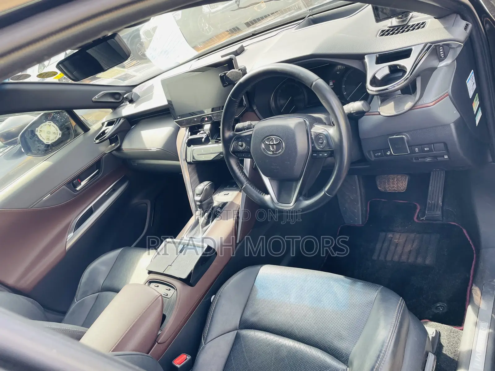 Toyota Harrier 2.0 2020 Gray