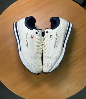 New Tommy Hilfiger Twlaces Sneakers in Stock