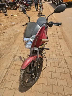 Mahindra Centuro 2017 Red