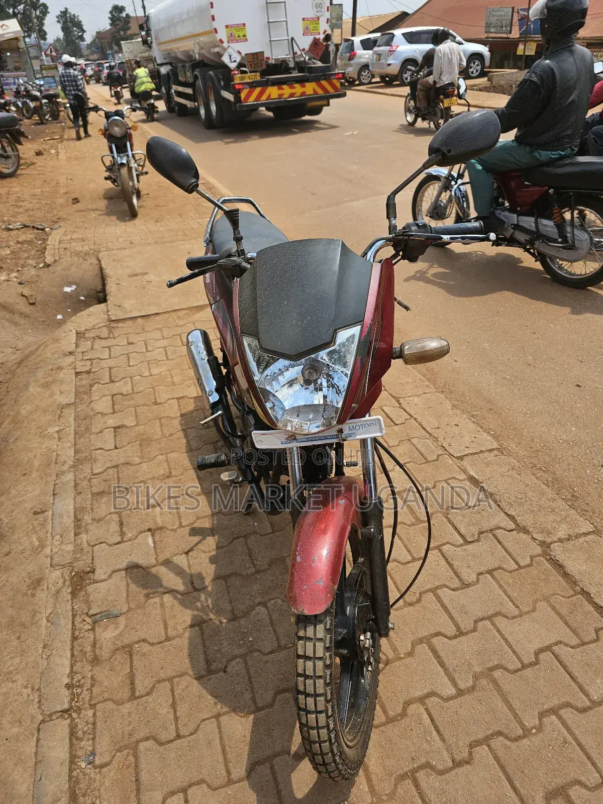 Mahindra Centuro 2017 Red