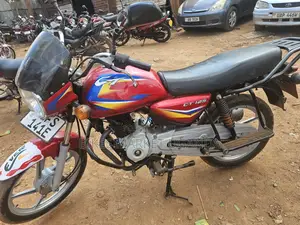 Bajaj Boxer 125 2023 Red