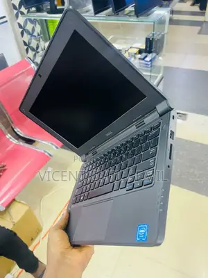 Laptop Dell Latitude 11 3150 4GB Intel Celeron HDD 500GB
