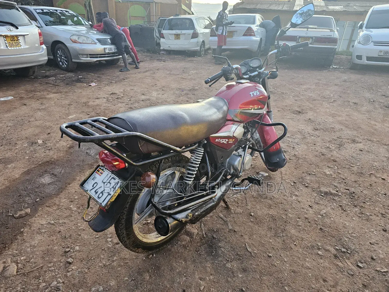 TVS HLX 125 2019 Red