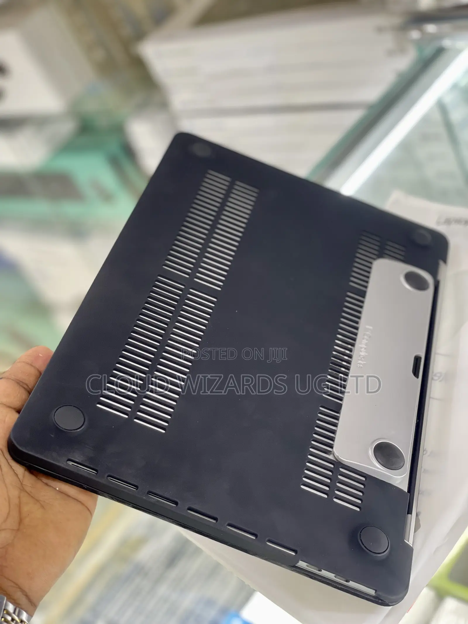 Laptop Apple MacBook Pro 2019 8GB Intel Core I7 SSHD (Hybrid) 512GB