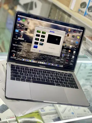 Laptop Apple MacBook Pro 2018 16GB Intel Core I5 SSHD (Hybrid) 512GB