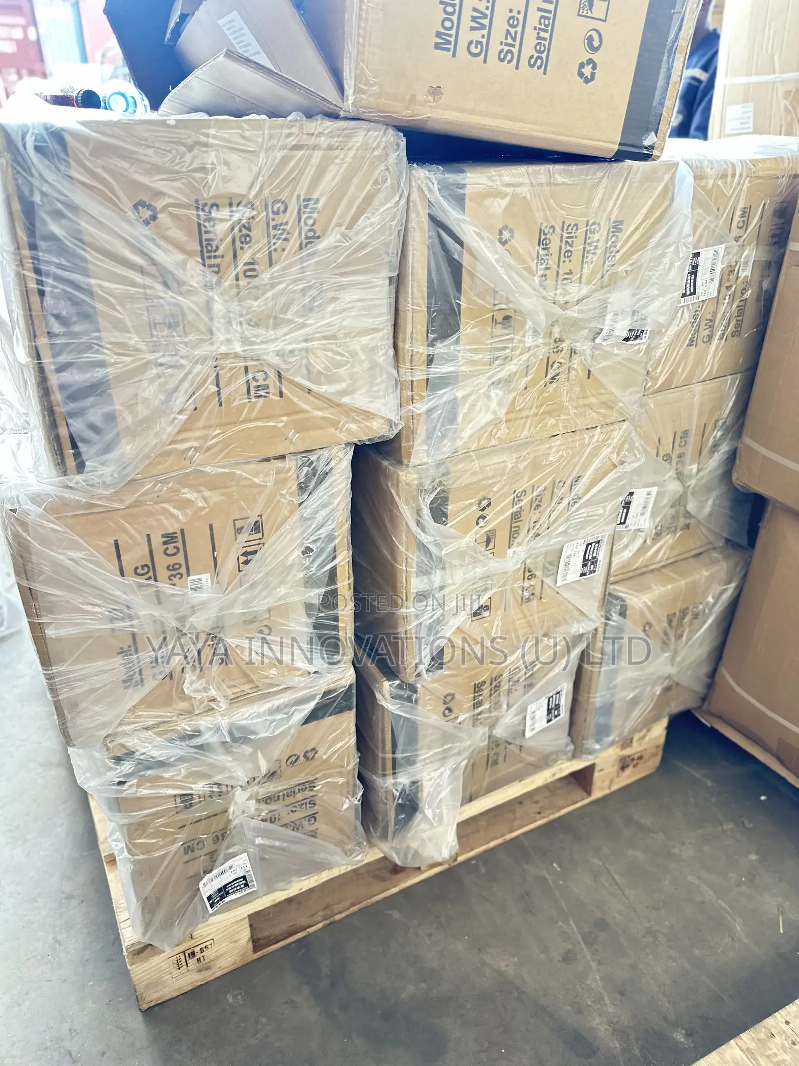 Cutting Plotter in Yaya Warehouse