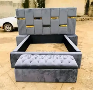 Grey 5*6 Fabric Puzzled Bed Set