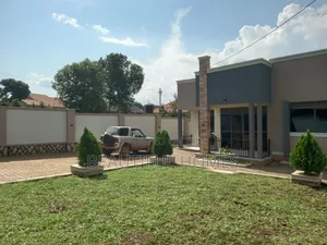 Furnished 4bdrm House in Kira for sale