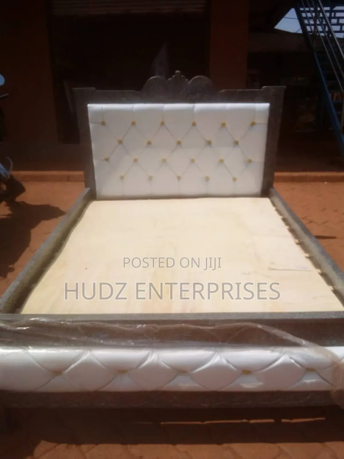 White Leather Bed 5*6