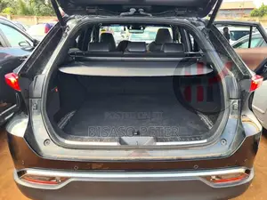 Toyota Harrier 2.0 2020 Black